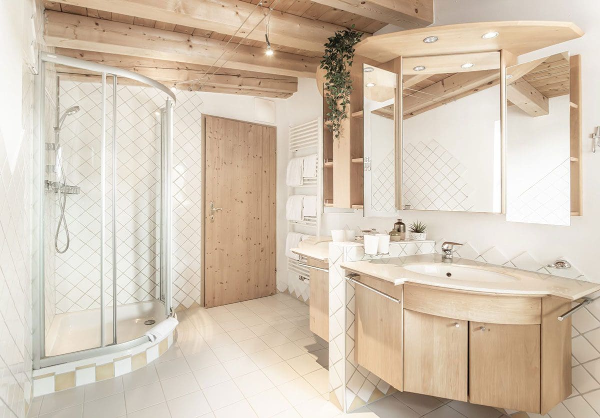 Badezimmer - Ferienwohnung in Obertauern, Hotel Grünwaldkopf